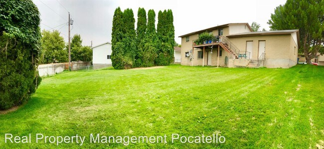 Building Photo - 1720-1722 S Fairway Dr