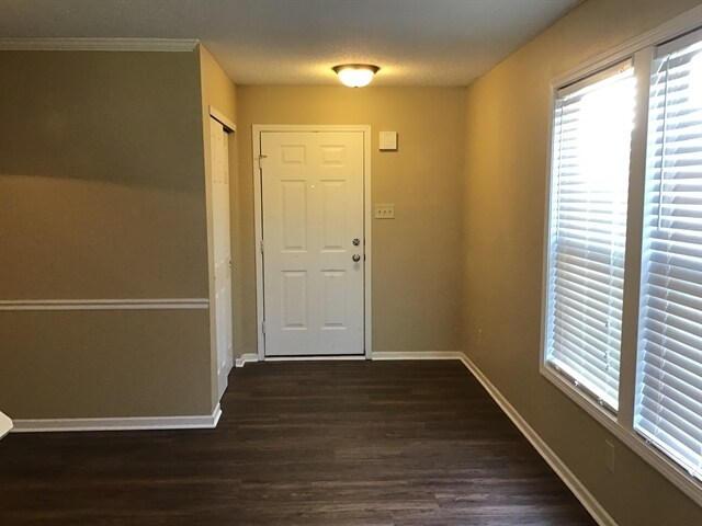 Building Photo - 1232 N Aberdeen Drive