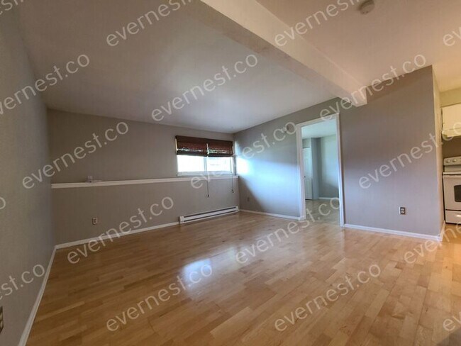 Building Photo - 2640 Juniper Ave
