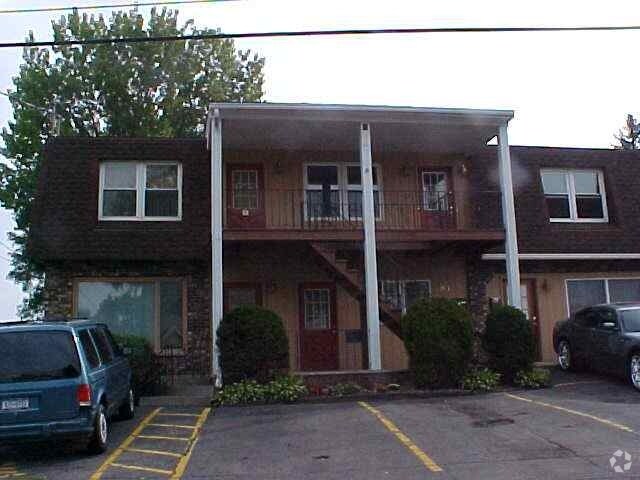 Foto del edificio - 2451 Albany Rd