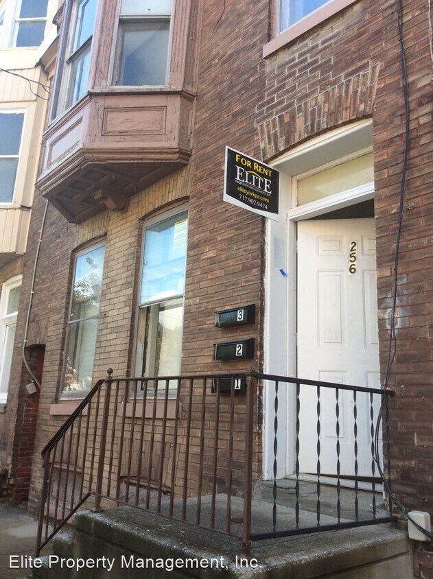 Primary Photo - 2 br, 1 bath House - 256 E King St., Apt. 2