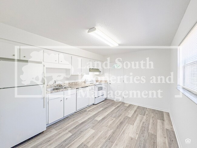 Building Photo - 1703 King Ave