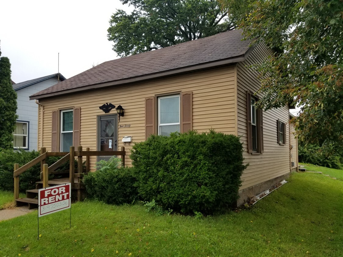 420 S 9th St, Burlington, IA 52601 House for Rent in Burlington, IA