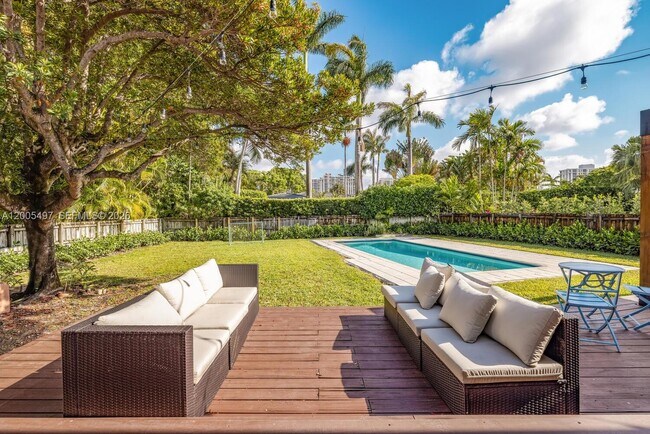 Foto del edificio - 1411 NE 101st St