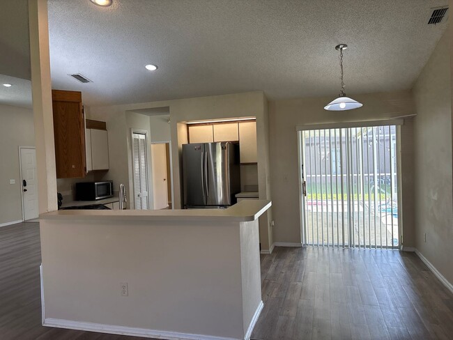 Building Photo - Kissimmee- 4 Bedroom and 3 Bathroom Pool Home