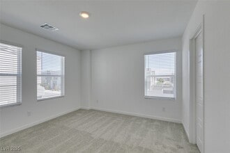 Building Photo - 6229 Mangler St