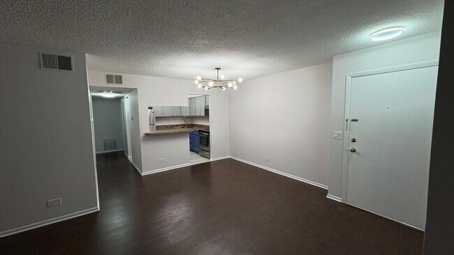 Building Photo - 1125 Pleasant Run Dr