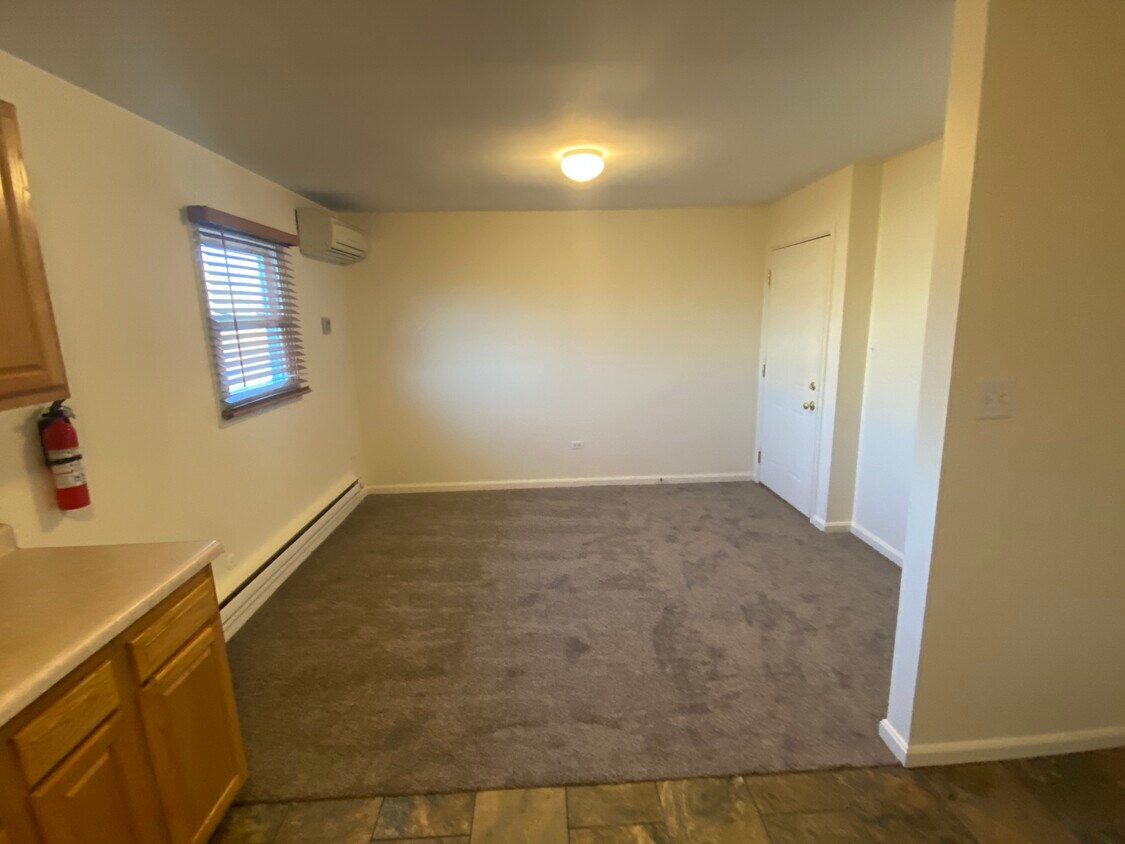 125 N W Ave Unit 4, Bradley, IL 60915 Apartments in Bradley, IL