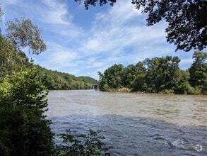 Building Photo - Vinings RiverVue