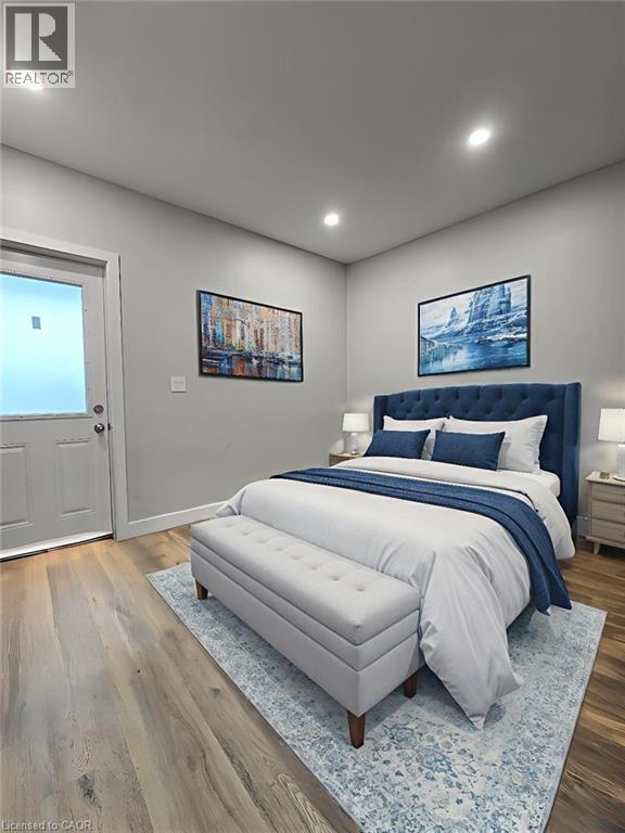 Building Photo - 104 Wellington St N