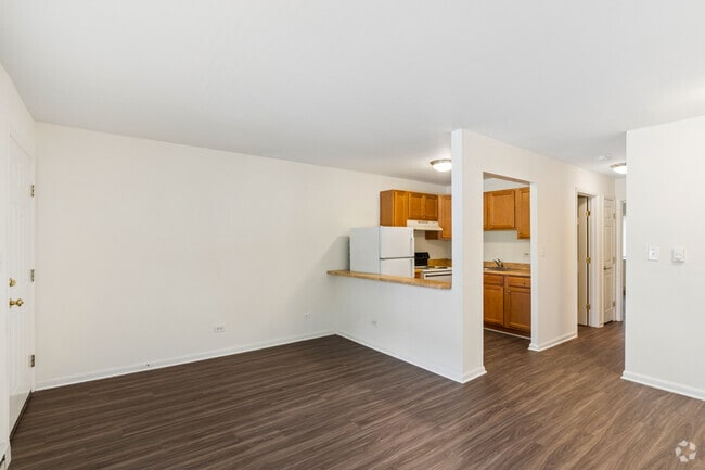 1BR, 1BA - 563SF - Kitchen, Living Room - Lynnhaven Apartments