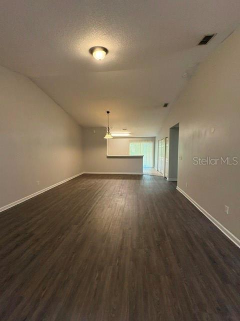 Building Photo - 60 Plainview Dr