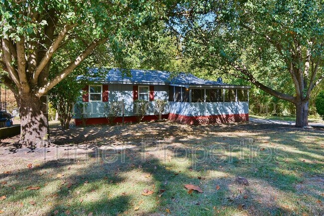 Building Photo - 113 Aster Dr
