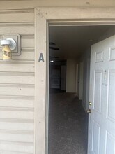Building Photo - 3114 Oak Ln