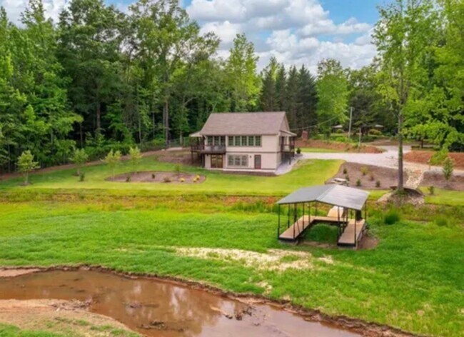 Building Photo - Lakefront Living in Lyman, SC