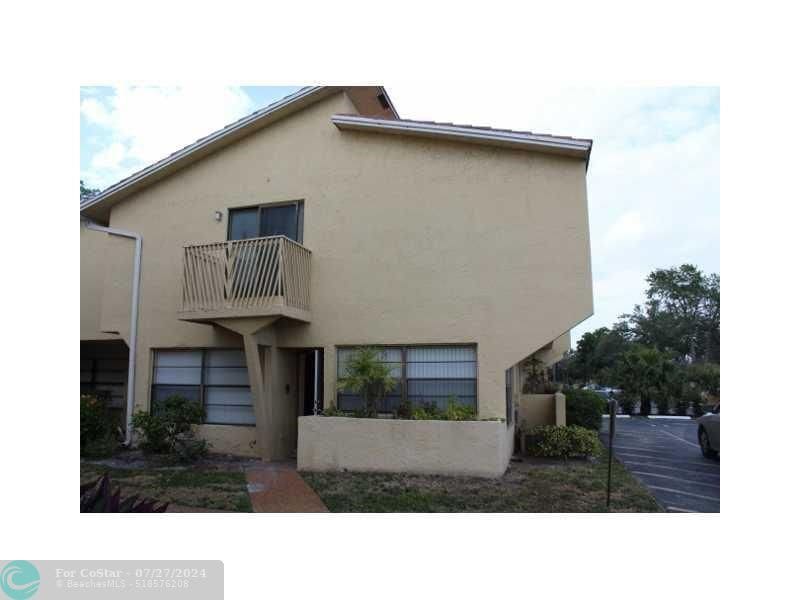 Primary Photo - 2580 Coral Springs Dr