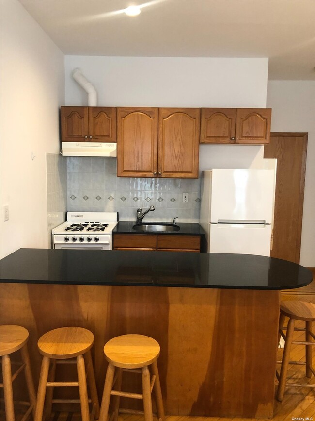 Foto del edificio - 128 Oak St