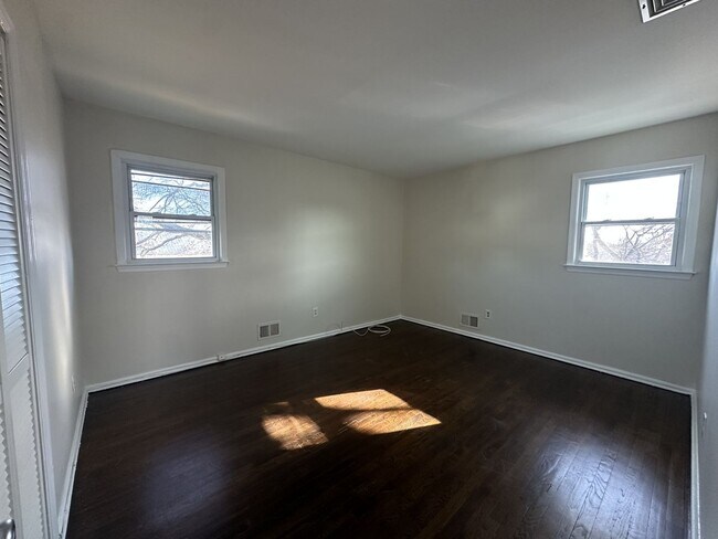 Foto del edificio - 12 Lincoln Ave