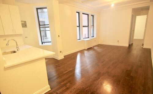 Primary Photo - 202 W 58th St