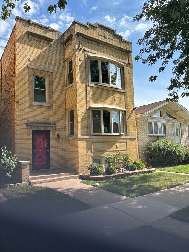Foto del edificio - 1303 Maple Ave