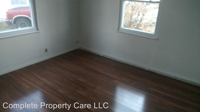 Building Photo - 1908 E Greenlawn Ct