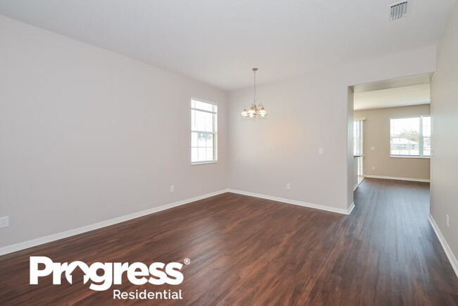 Building Photo - 425 Chimney Rock Dr