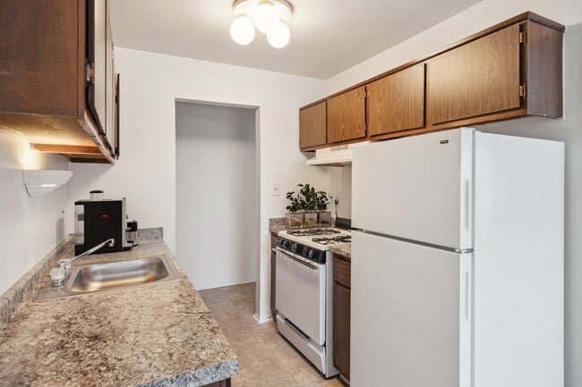 Building Photo - Tuscan Shores Apartments
