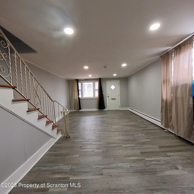 Foto del edificio - 37 Hickory St