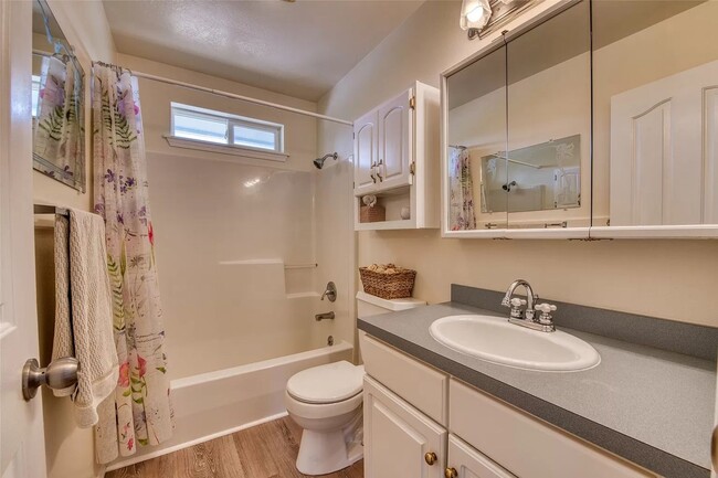 Foto del edificio - Spacious 4 bed/ 3 bath Hamilton Home