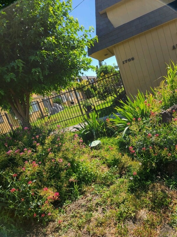 Foto del edificio - 1705 Gordon Rd