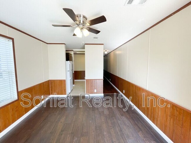 Foto del edificio - 2529 N Miro St