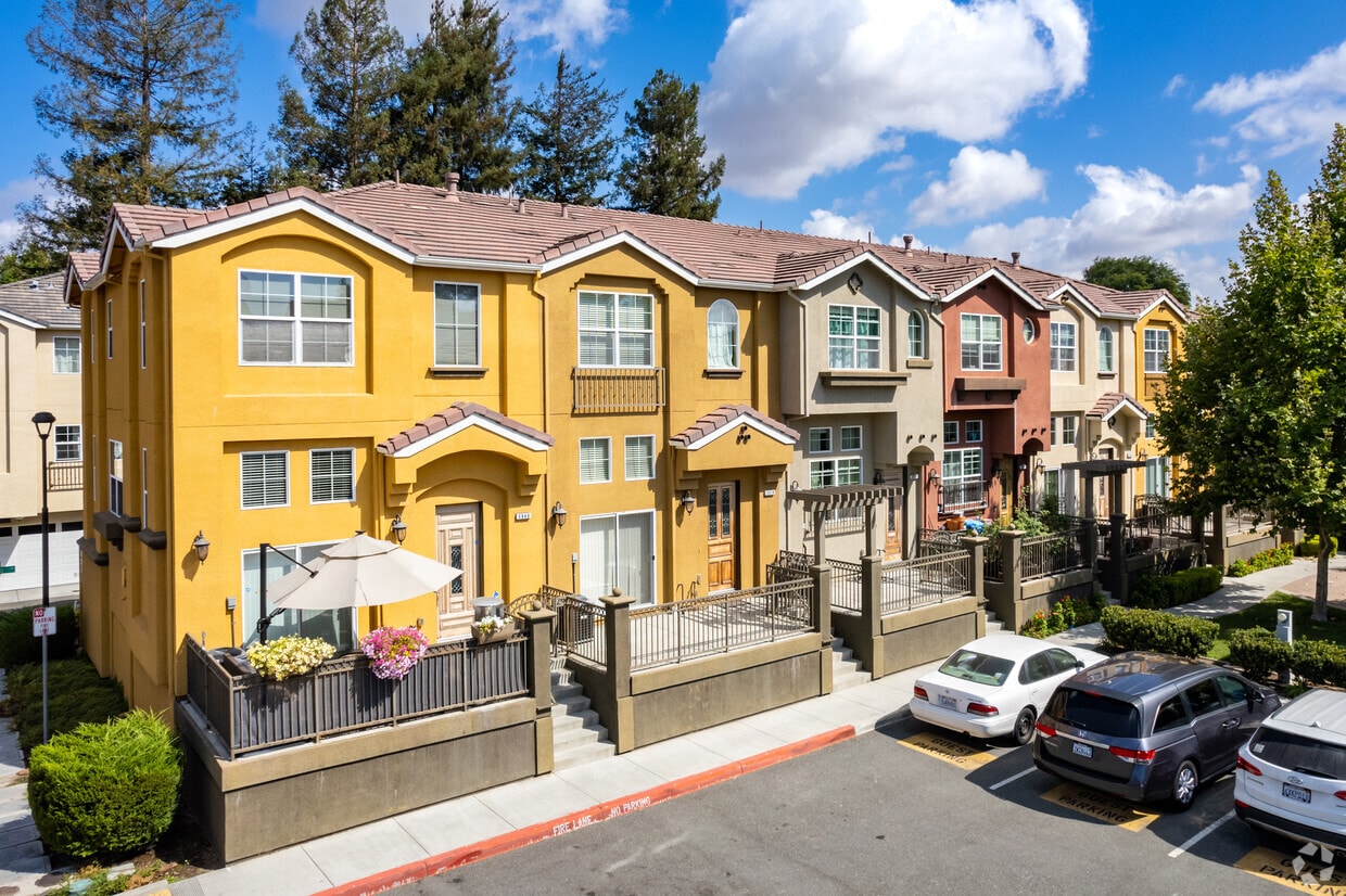 Foto principal - Lunare Townhomes