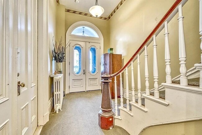 Building Photo - 654 Tremont St