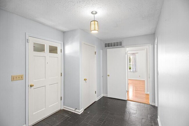 Foto del edificio - 7 Inverness St E