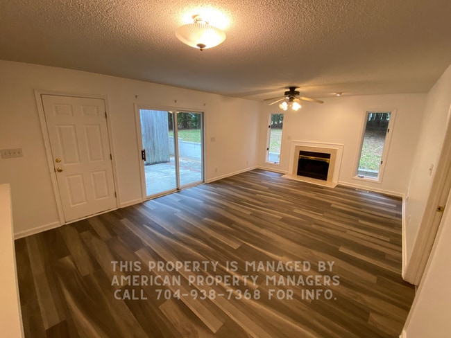 Foto del edificio - 148 Purple Finch Ln