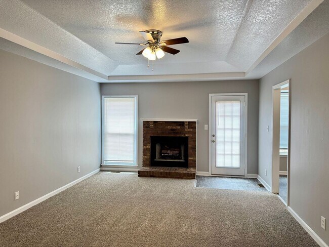 Building Photo - Charming 3-bedroom, 2-bathroom house with 1 Car Garage!