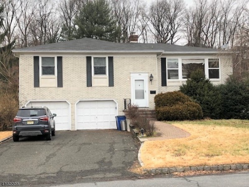 Primary Photo - 1 Birchwood Dr