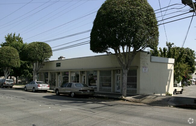 Foto del edificio - 928-936 Huntington Dr