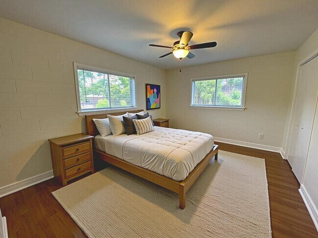 Building Photo - 3106 Duval St