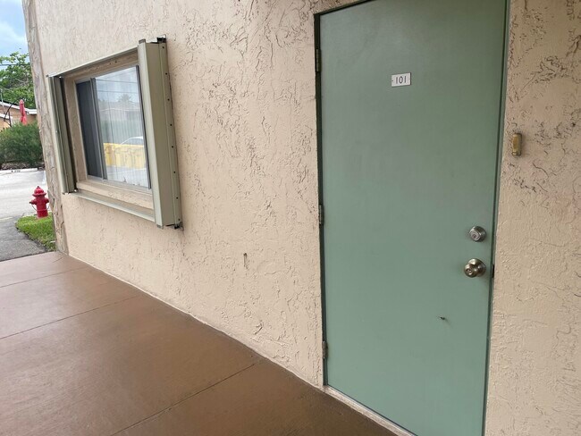 Foto del edificio - 700 Village Green Ct