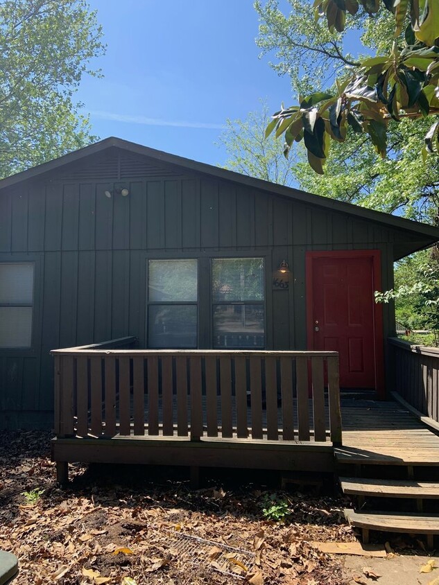 Primary Photo - Cozy House just a walk away from Campus!