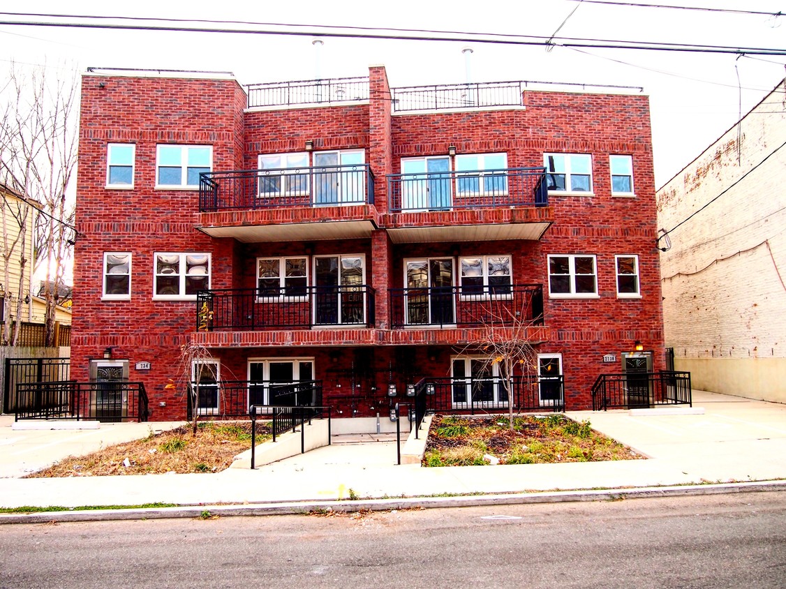 Primary Photo - 2730-2734 E 23rd St