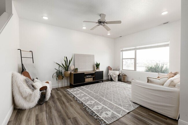 Foto del edificio - Desert Color - Townhome - LAGOON