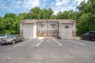 790 Country Aire Ct