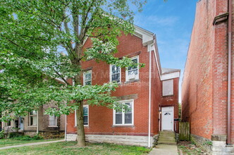 Building Photo - 821 Oak St
