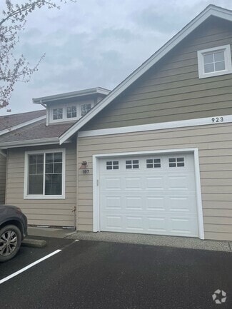 Building Photo - 923 Aaron Dr