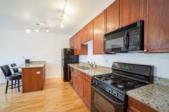 Building Photo - 4537 S Drexel Blvd