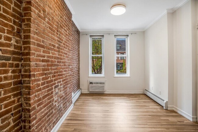 Building Photo - 89 Grand St