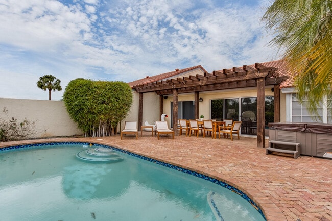 Foto del edificio - 2312 Las Casitas Dr