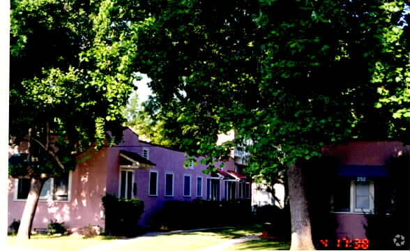 Building Photo - 250-252 S Catalina Ave